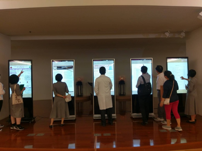 50吋觸控式廣告機出租